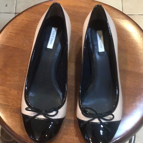 COLE HAAN SHOES - Picture 2 of 9